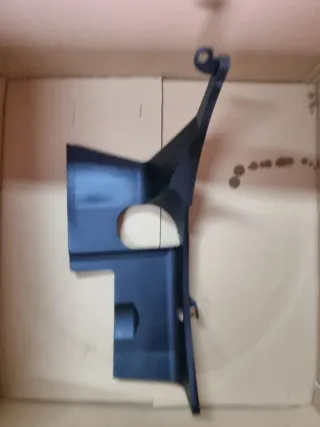 Guia de ar intercooler BMW E46 22289459