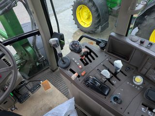 Tractor John Deere 6330