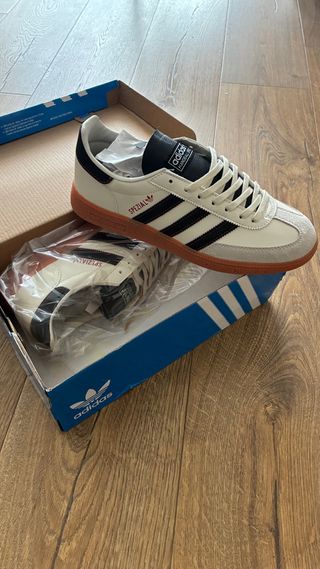 Adidas Spezial Blancas y Negras