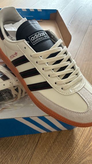 Adidas Spezial Blancas y Negras