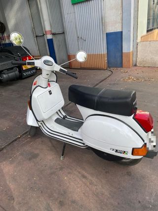 Vespa 200 Iris
