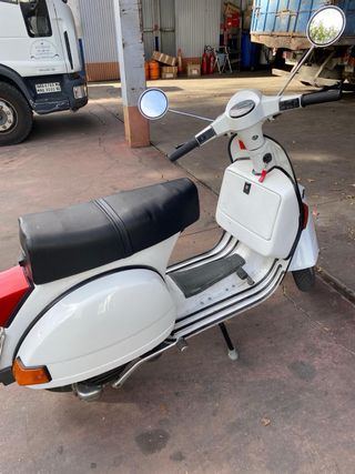 Vespa 200 Iris