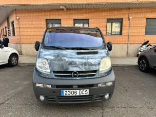 Furgoneta Vivaro 2004, turismo,acristalada, camper
