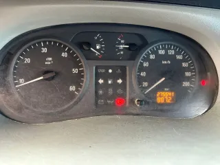 Furgoneta Vivaro 2004, turismo,acristalada, camper