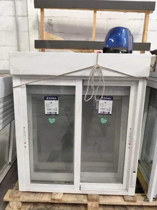 Ventana corredera blanca nueva, aluminio, climalit