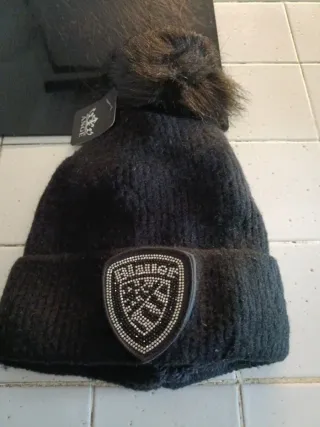 Cappello Blauer nero con pon pon