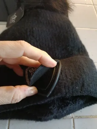 Cappello Blauer nero con pon pon