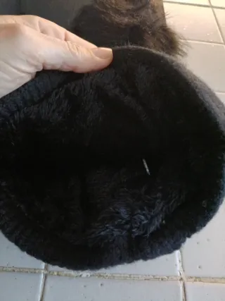 Cappello Blauer nero con pon pon