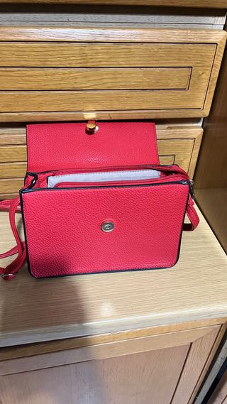 Borsetta rossa con tracolla, prezzo trattabile