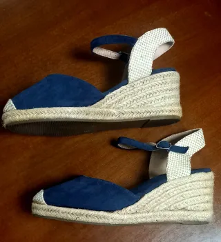 Sandalias cuña azul