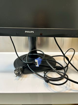 Monitor Philips + Teclado + Ratón Negro