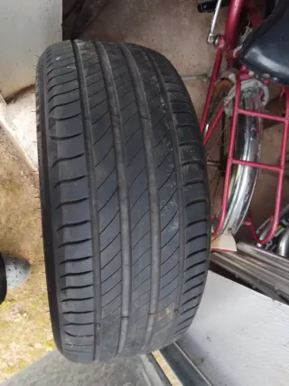 Repuesto Neumático Michelin 225/45/17