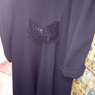 Elegante abrigo negro