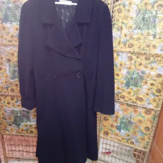 Elegante abrigo negro