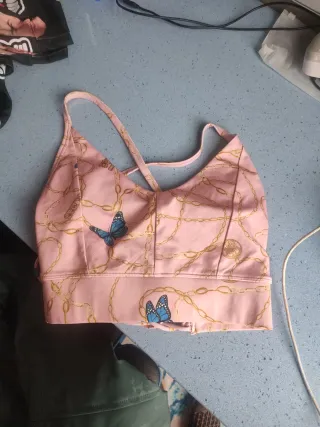 Top Guess rosa con mariposas