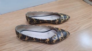 Zapatos planos mujer negros y amarillos