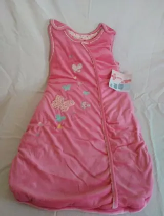 Saco de bebé rosa con mangas