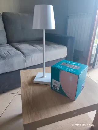 Lampada da tavolo LED dimmerabile BIANCA NUOVA