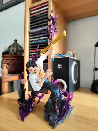 Action Figure One Piece Dracule Mihawk