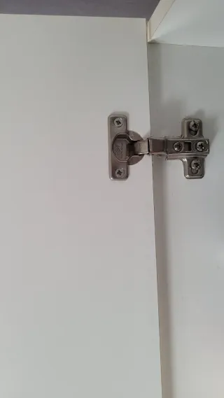 Armario blanco y gris