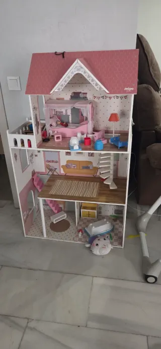 Casa de muñecas con accesorios