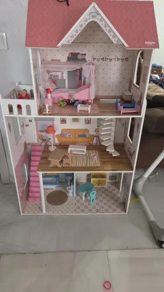 Casa de muñecas con accesorios