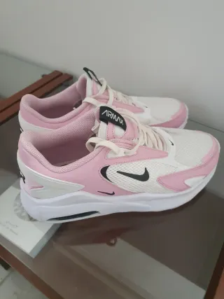 Zapatillas Nike Air Max rosas y blancas