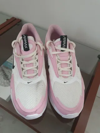 Zapatillas Nike Air Max rosas y blancas