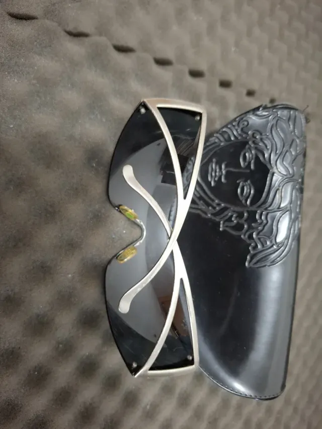 Gafas Versace Negras y Plateadas