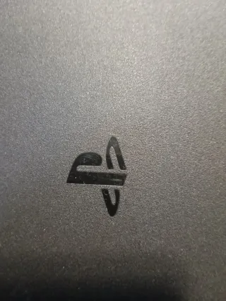 PlayStation 4 (PS4) Nera