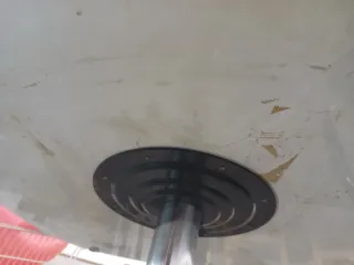 Madrid. Mesa vintage de "petaca"