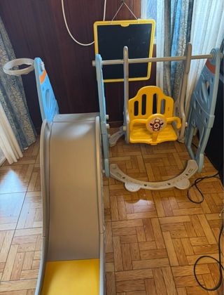 Tobogán y columpio infantil de Amazon