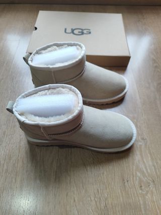 Botas UGG Beige Cortas