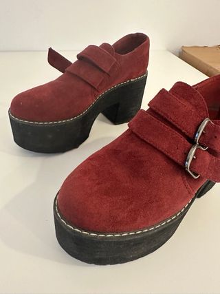 Zapatos plataforma vino tinto con hebillas