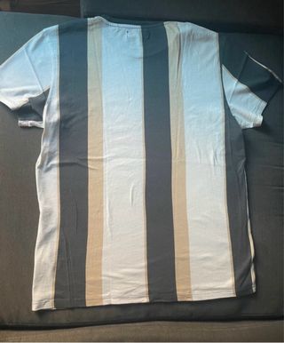 Camiseta Bershka a rayas Beige y negro – Talla S