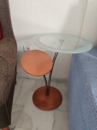 Mesa auxiliar cristal y madera