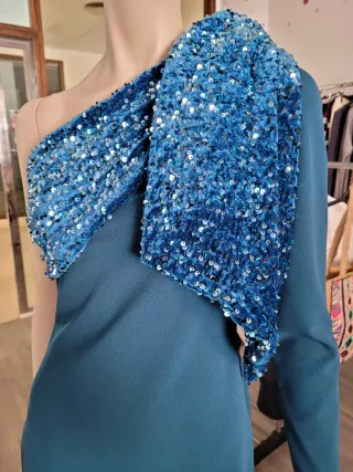 Vestido fiesta azul con lentejuelas