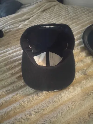 Gorra Adidas Negra y Blanca