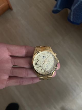 Reloj Lotus Dorado