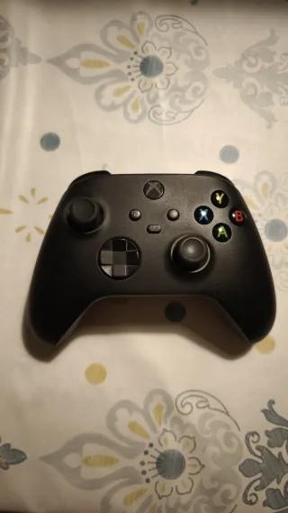 Xbox Series X 1TB + 2 Mandos