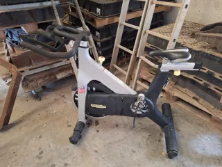 Bicicleta de Spinning Technogym