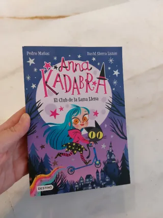 Anna Kadabra 1. El Club de la Luna Llena