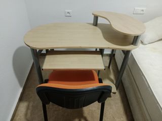 Mesa PC y Silla Oficina