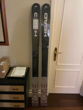 Esquís HEAD Kore 103 más ataduras head