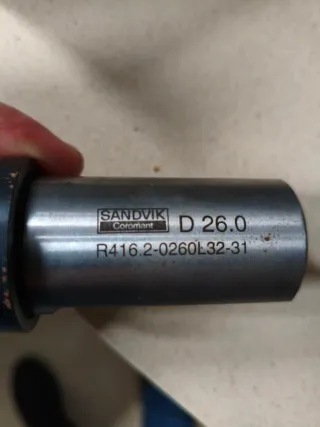 Broca de plaquitas intercambiables