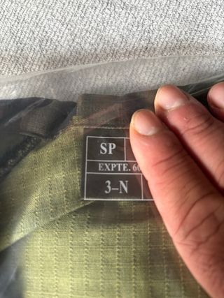 Traje militar pixelado talla 3-N