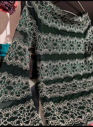 1 Blusa verde botella M/L encaje