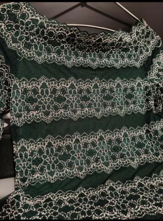 1 Blusa verde botella M/L encaje