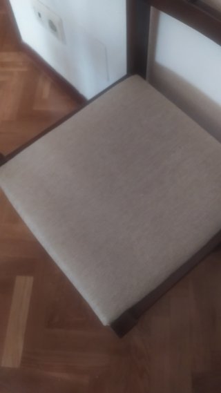 Sillas de madera de cocina o comedor