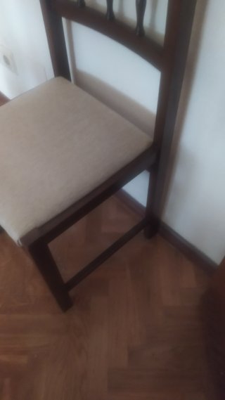 Sillas de madera de cocina o comedor